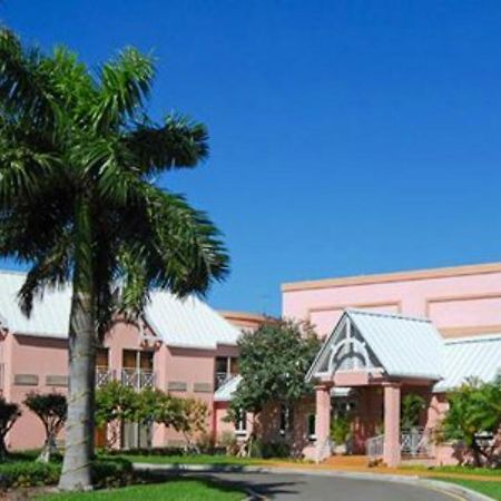 컴포트 스위트 파라다이스 아일랜드 호텔 Creek Village 외부 사진